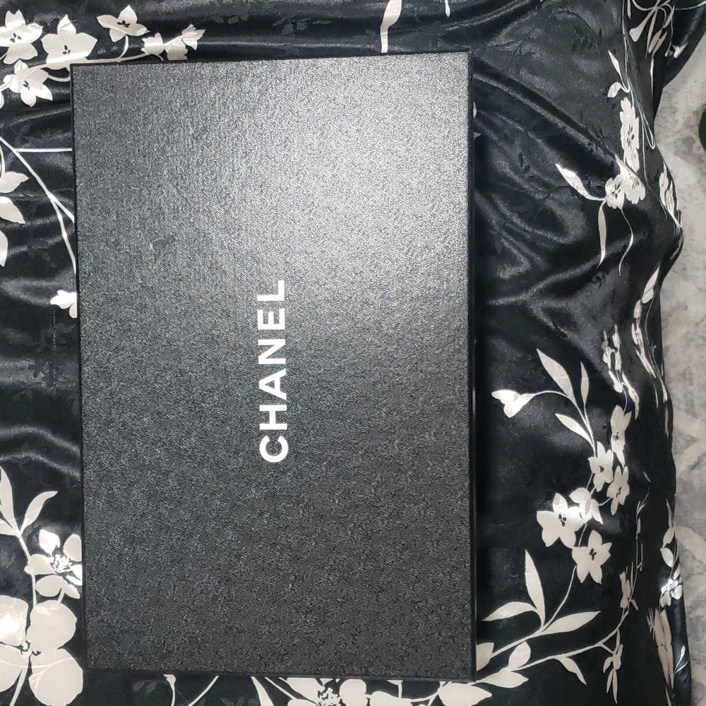 Chanel shoe box